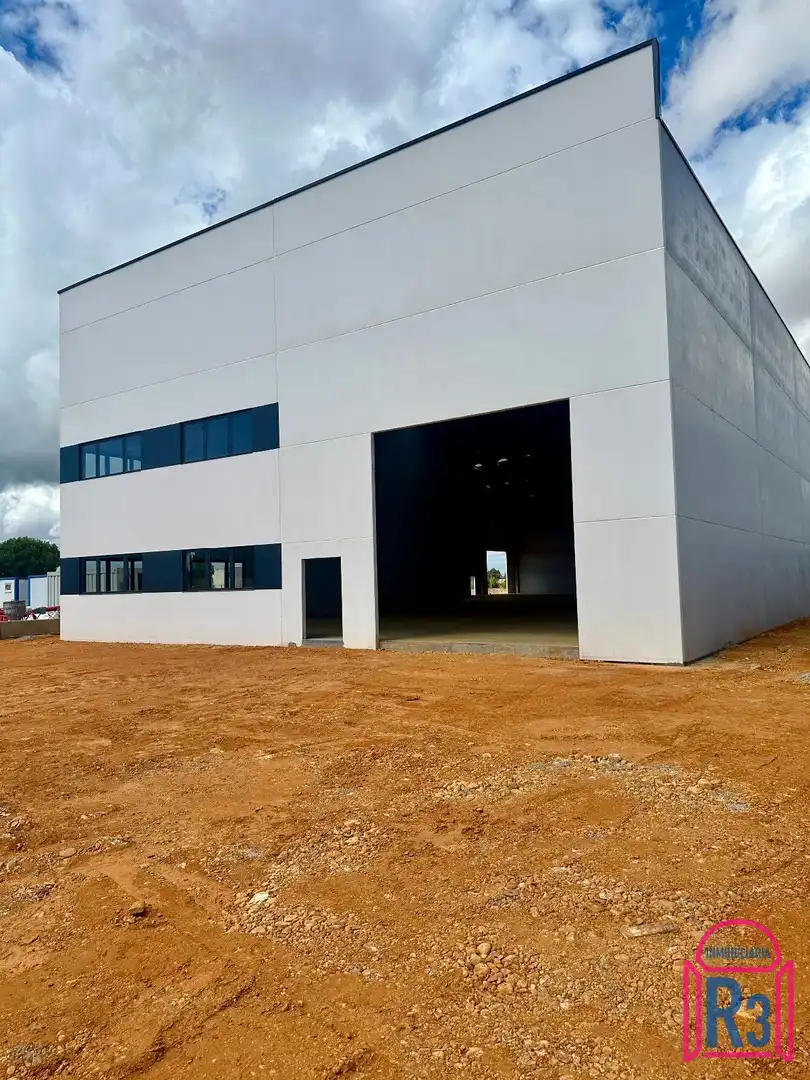 Nave industrial in affitto a V3, imagen 4