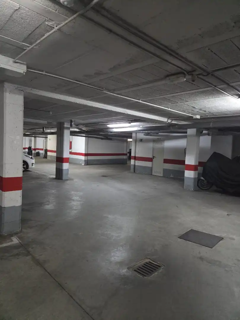 Parking de Ático de alquiler en Badajoz con Aire acondicionado, Calefacción y Parquet