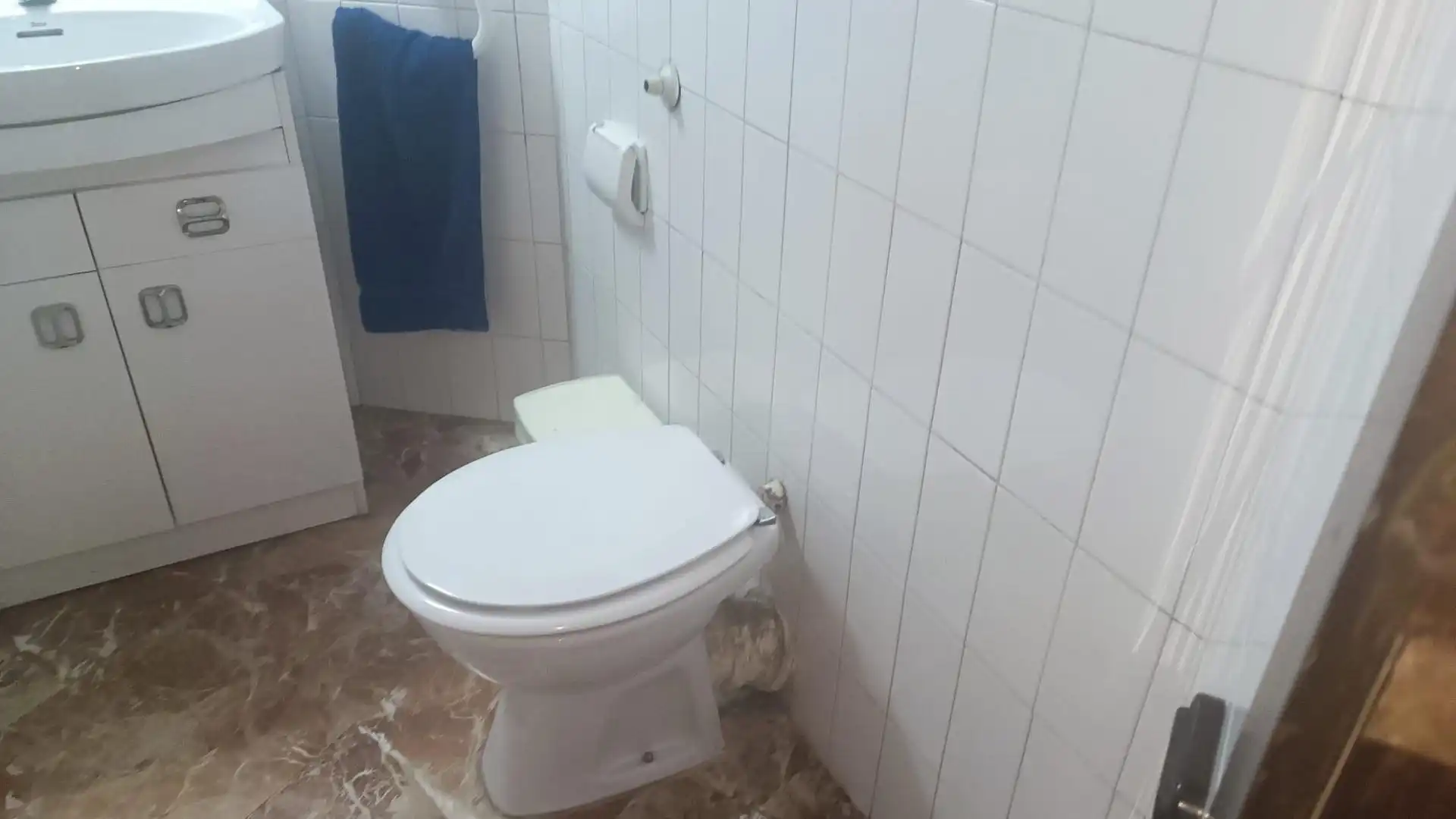 Badezimmer von Wohnung zum Verkauf in Terrassa mit Terrasse und Balkon