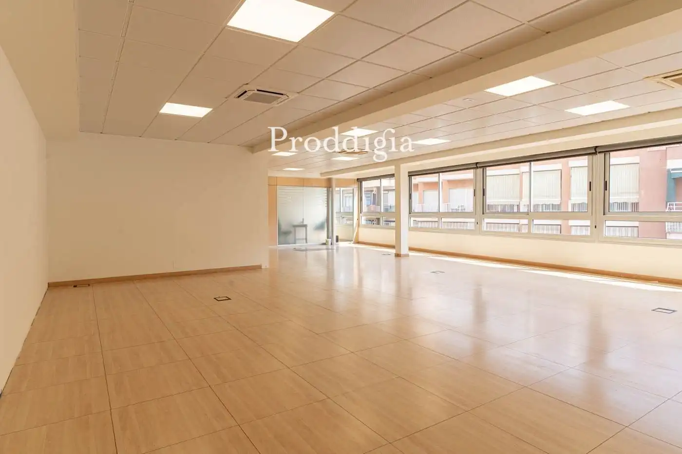 Office for rent in Barcelona  with Air Conditioner and Terrace