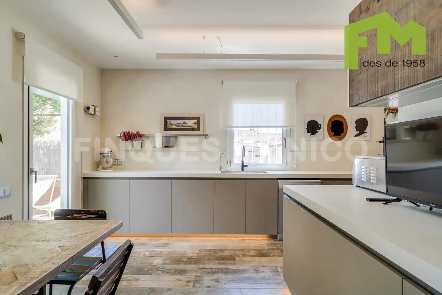 Cocina de Casa o chalet en venta en El Masnou con Aire acondicionado, Calefacción y Jardín privado