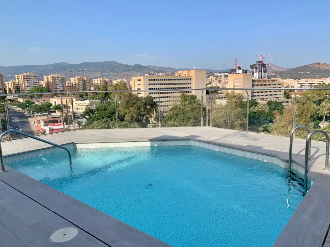 Piscina de Piso de alquiler en Málaga con Aire acondicionado, Calefacción y Terraza