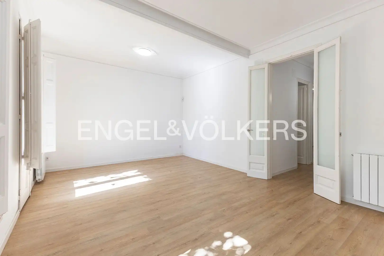 Sala d'estar de Pis en venda en Barcelona amb Calefacció, Parquet i Balcó