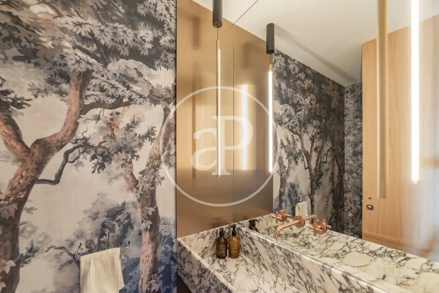 Badezimmer von Wohnung zum Verkauf in Madrid mit Klimaanlage, Heizung und Terrasse