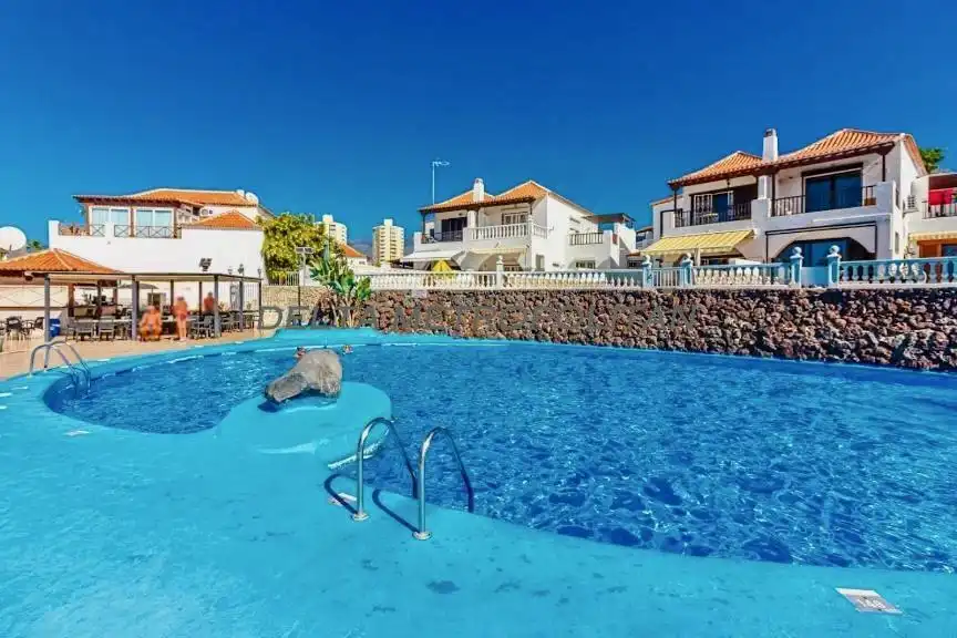 Estudio con piscina en venta en Santiago Puig 1