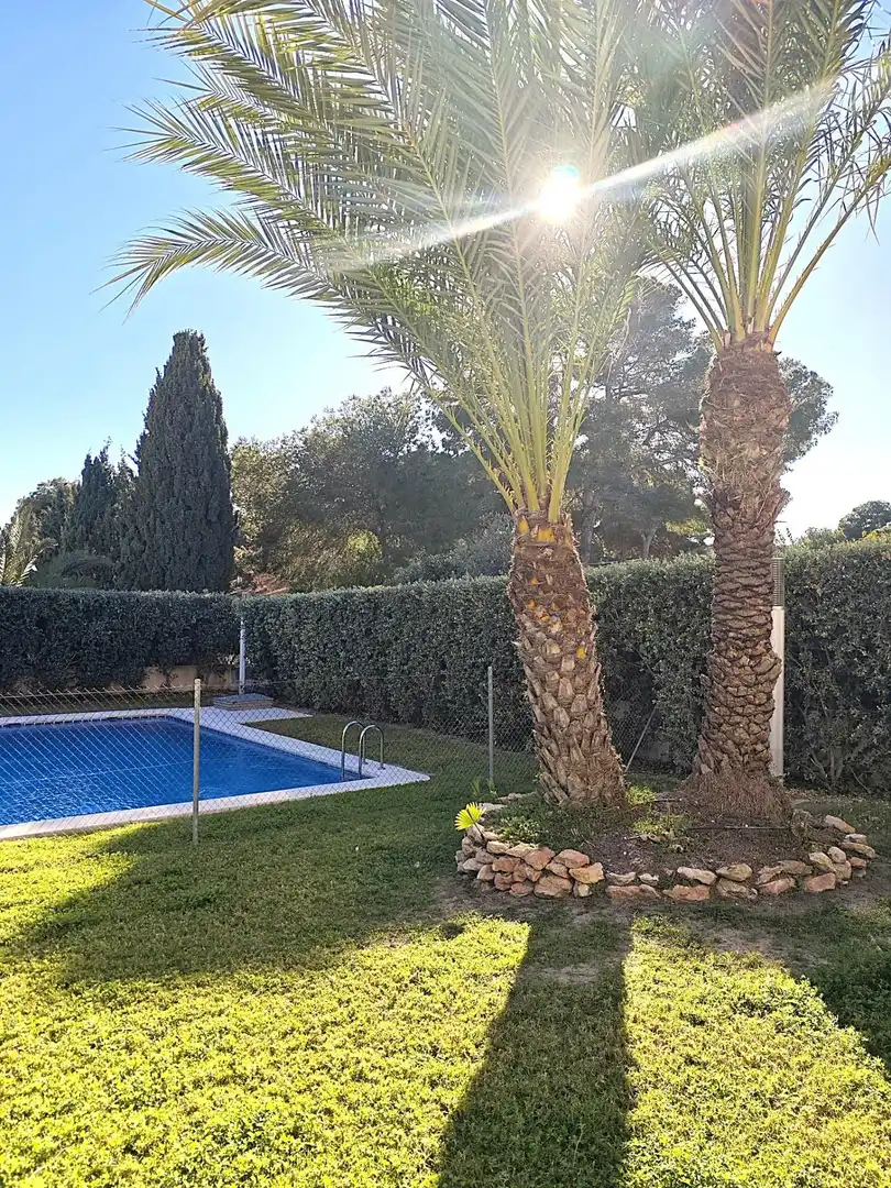 Piscina de Casa o xalet en venda en Orihuela amb Aire condicionat, Terrassa i Traster
