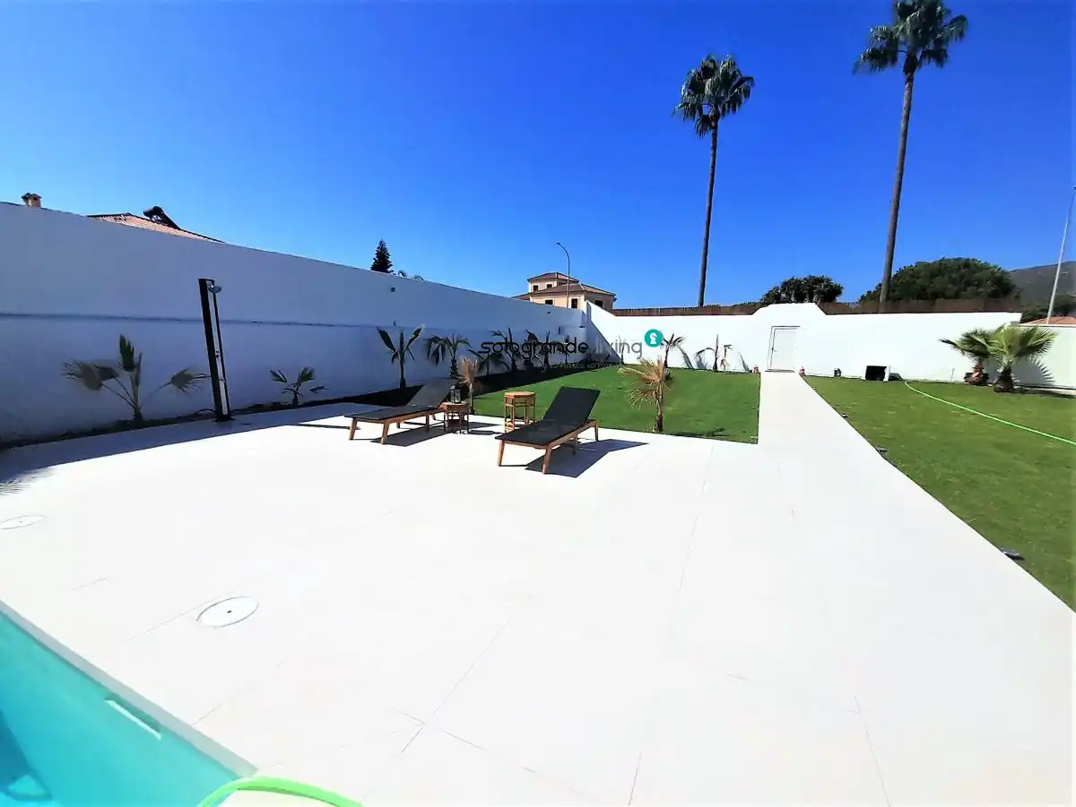Terrace of Houses for sale in La Línea de la Concepción  with Air Conditioner, Private garden and Terrace