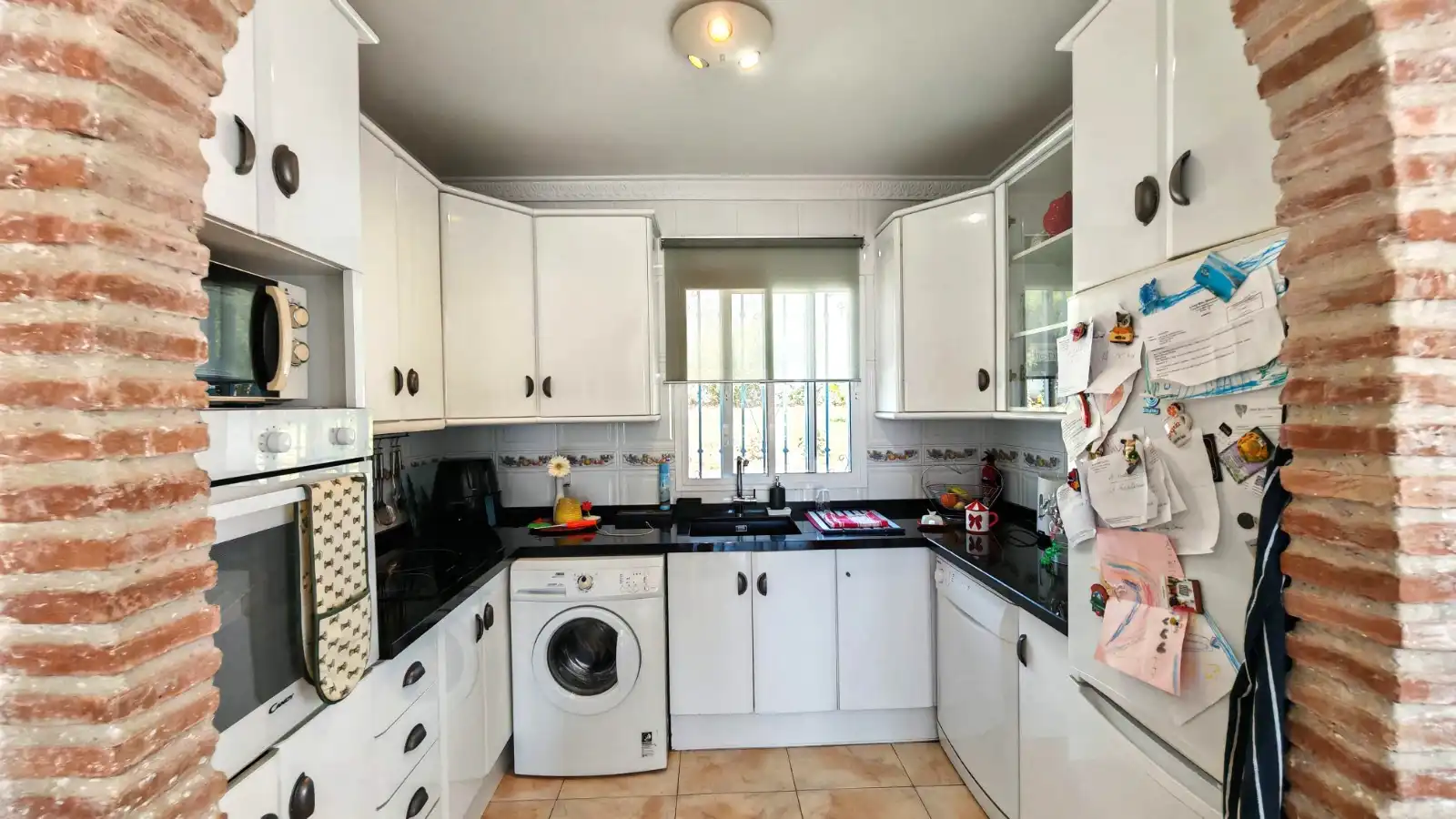 Cuina de Casa o xalet en venda en Torrox amb Aire condicionat, Terrassa i Moblat