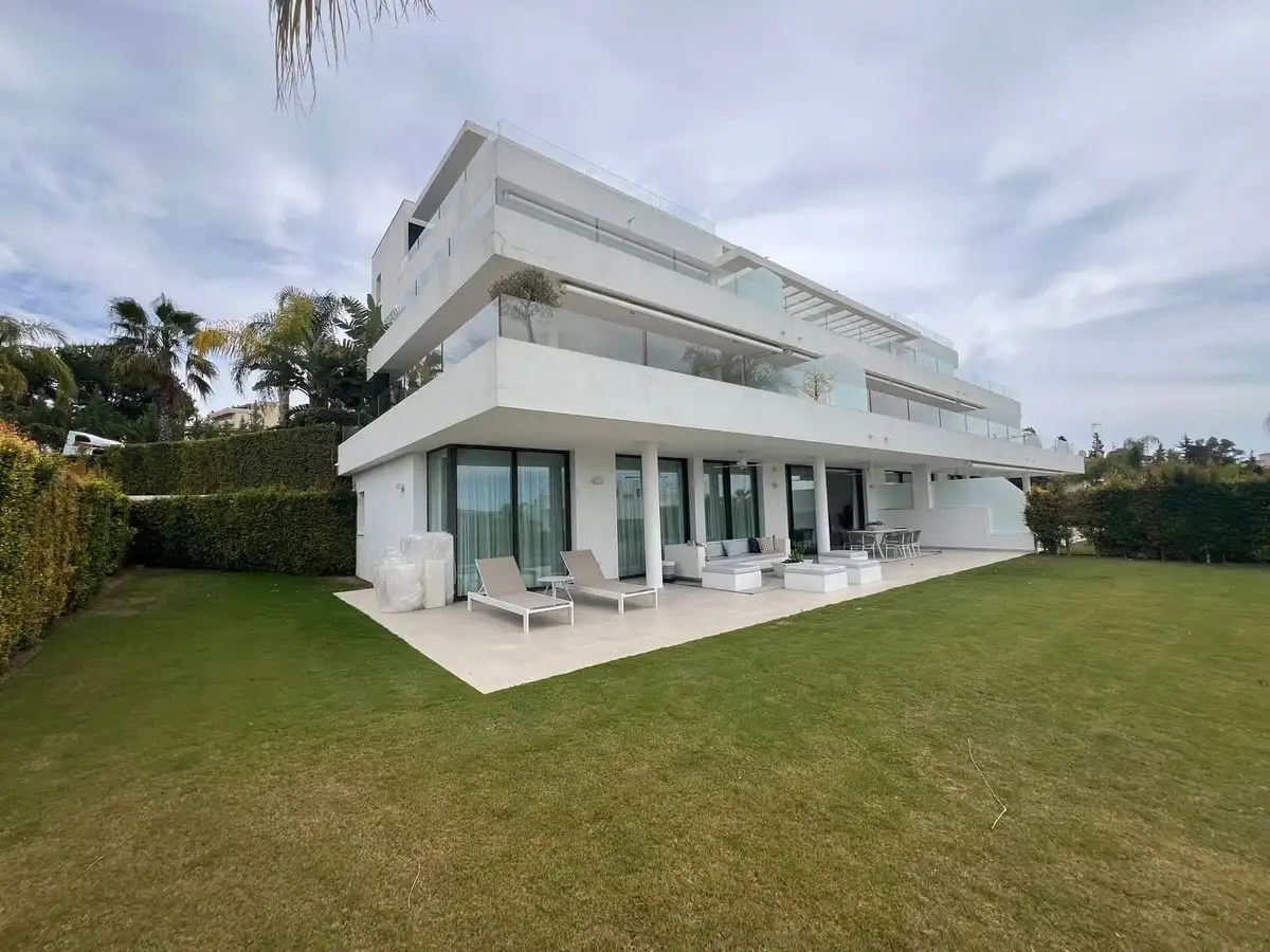 Exterior view of Apartments for rent in Estepona  with Air Conditioner, Parquet flooring and Terrace