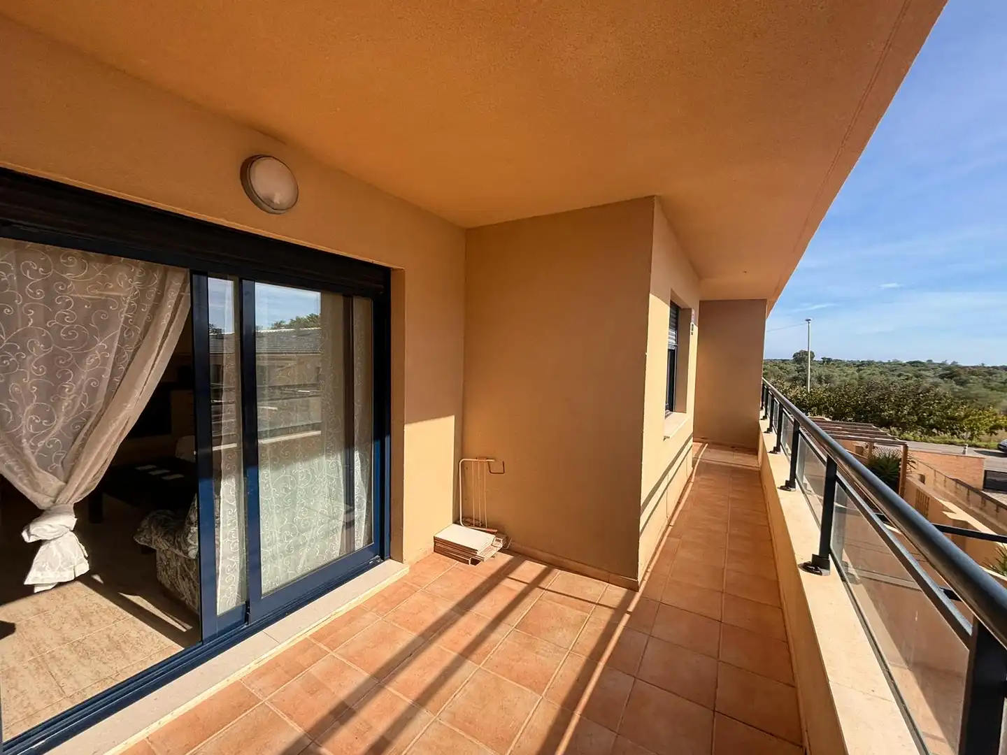 Flat with terrace for sale in Carrer del Garbí
