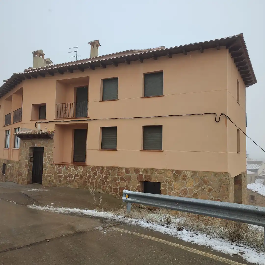 Vista exterior de Pis en venda en Gúdar amb Balcó