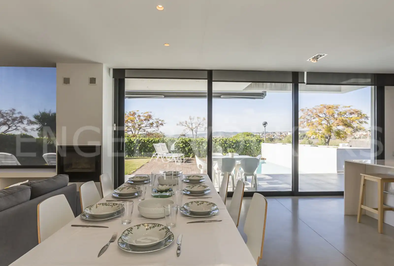 Comedor de Casa o chalet en venta en Vilanova i la Geltrú con Aire acondicionado, Calefacción y Jardín privado