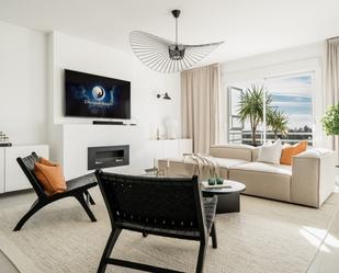 Sala d'estar de Àtic en venda en Marbella amb Aire condicionat, Terrassa i Piscina