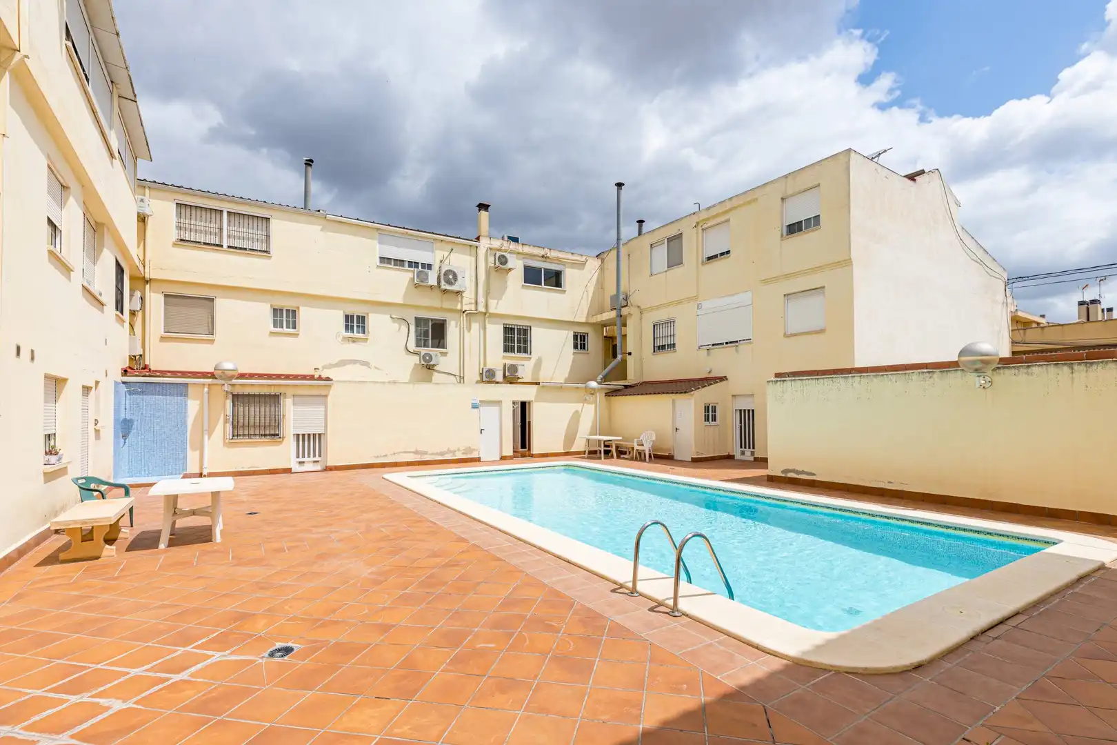 Piscina de Dúplex en venda en Murcia amb Aire condicionat, Jardí privat i Terrassa