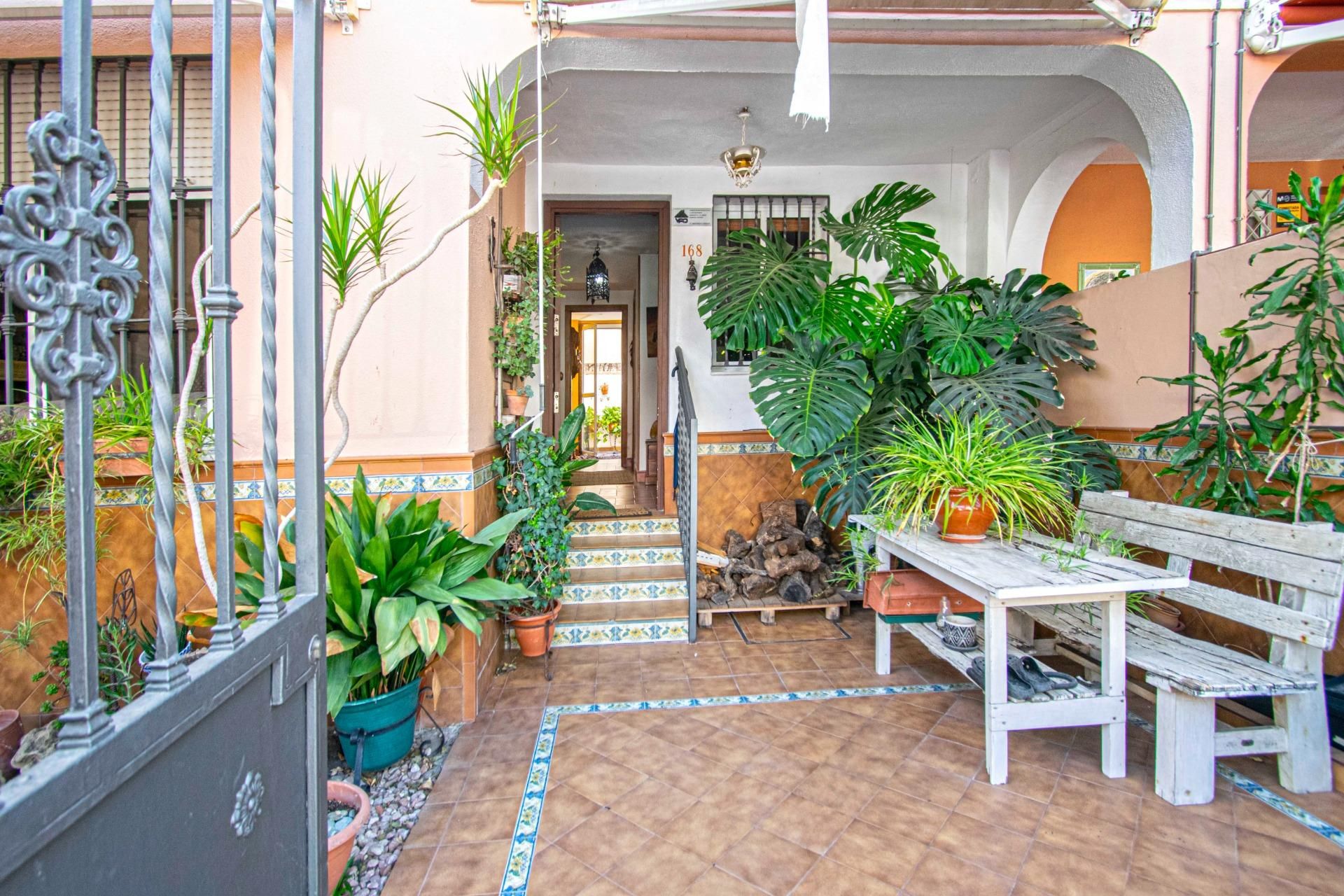Single-family semi-detached for sale in  Sevilla Capital  with Air Conditioner, Private garden and Community pool