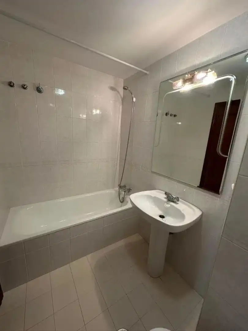 Bany de Apartament en venda en Rincón de la Victoria amb Terrassa, Balcó i Piscina comunitària