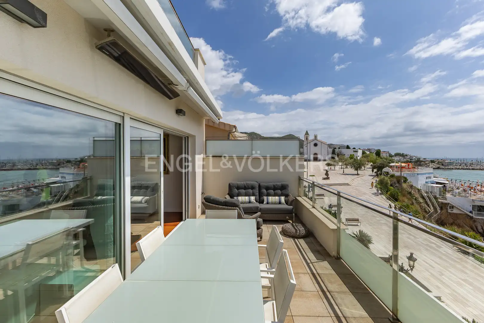 Terrace of Duplexes for sale in Sitges  with Air Conditioner, Heating and Parquet flooring