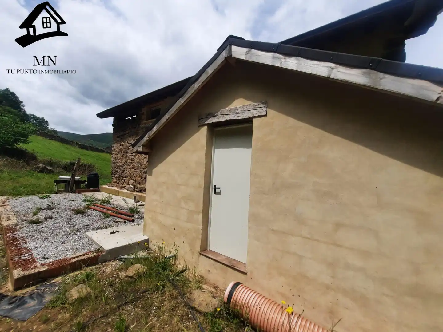 Exterior view of Country homes for sale in San Pedro del Romeral