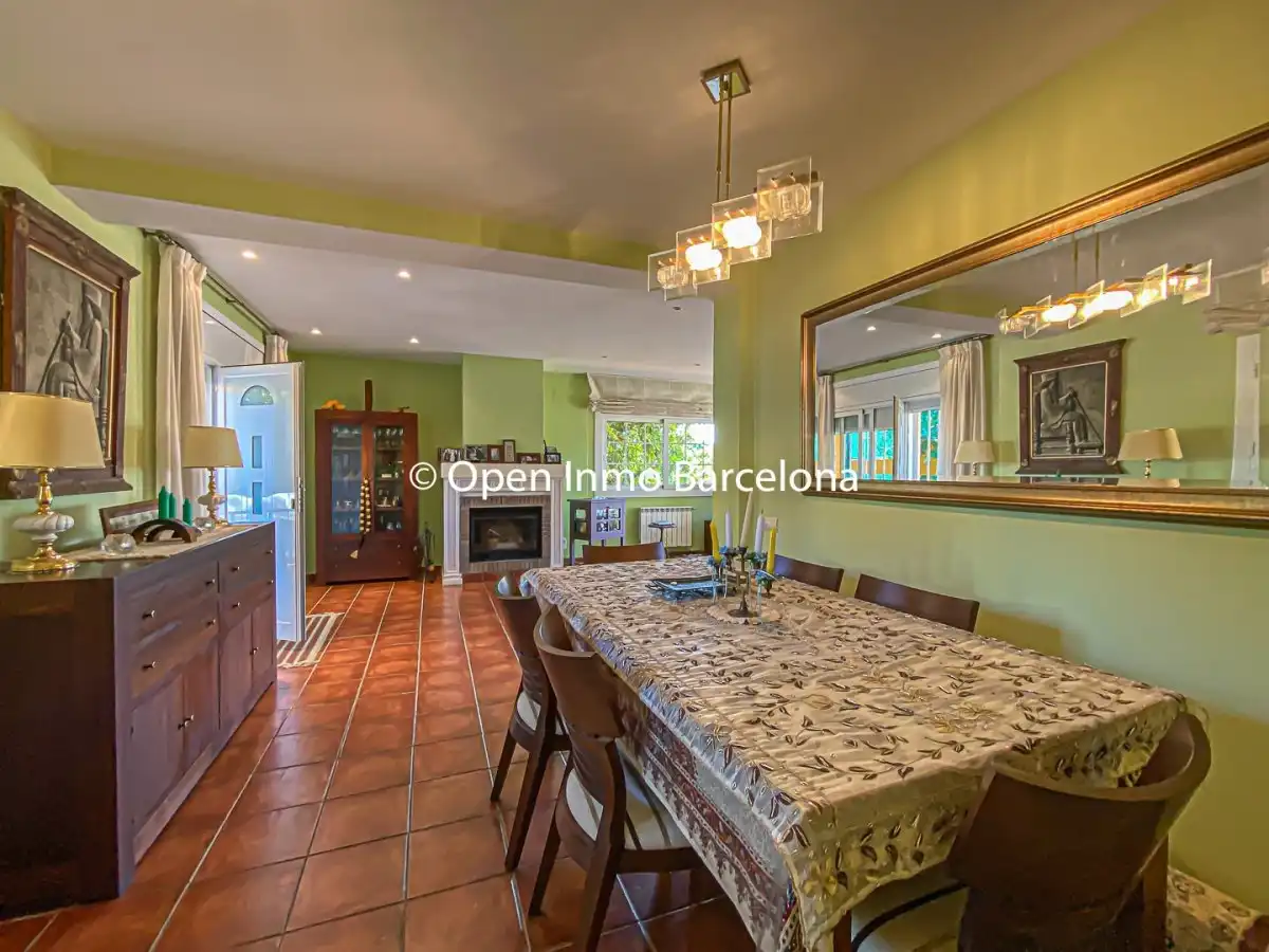 Houses for sale in Avenida MONTSENY, Mas d'En Serra - Els Cards
