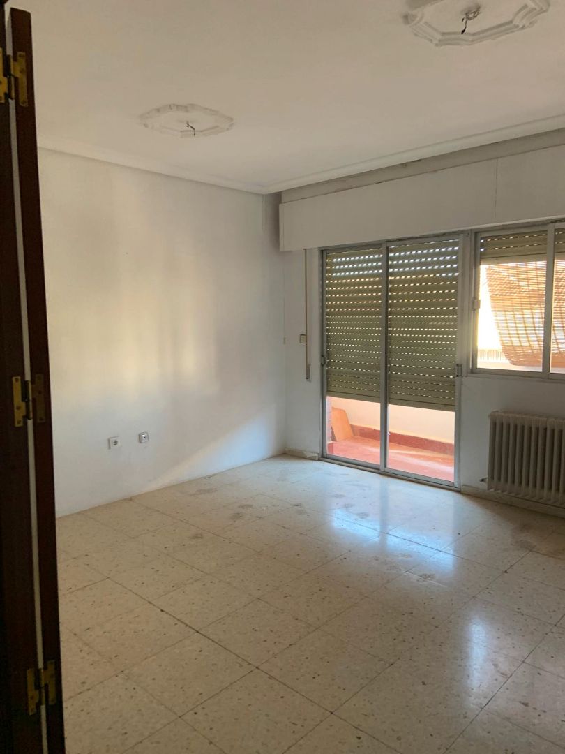 Habitación de Piso en venta en La Roda con Calefacción