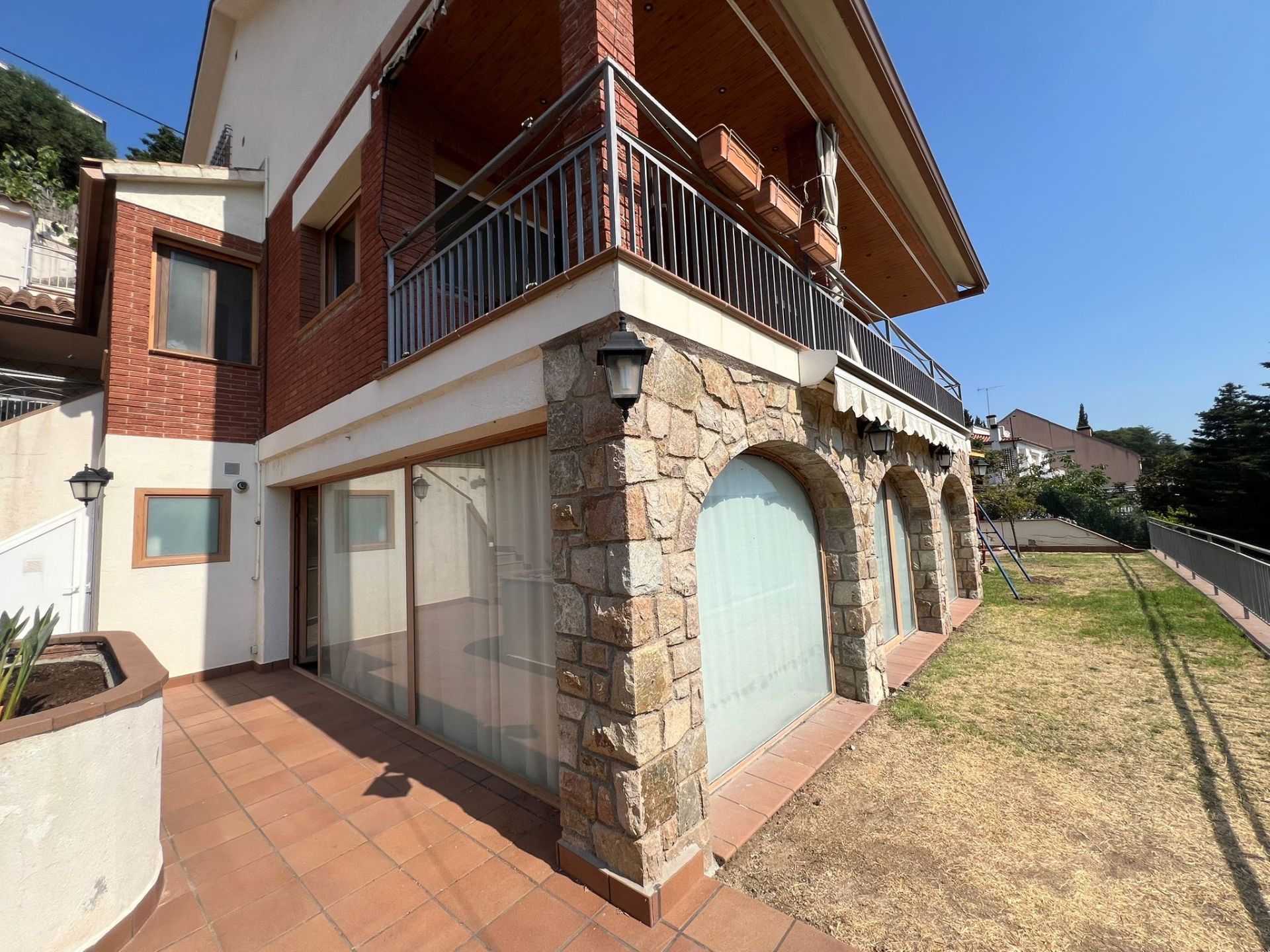 Vista exterior de Casa o chalet en venta en Argentona con Terraza, Piscina y Amueblado