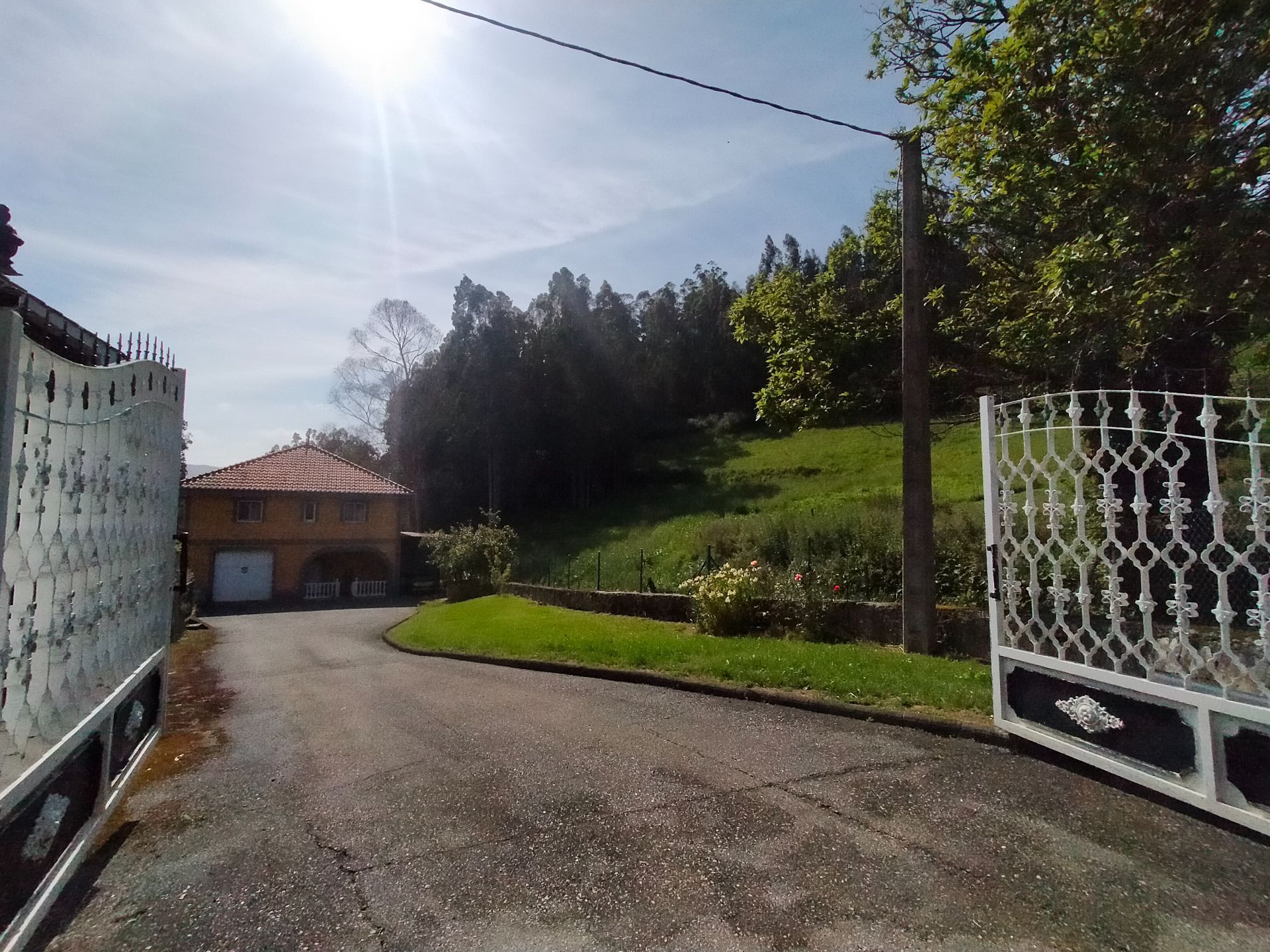 Vista exterior de Casa o xalet en venda en Soto del Barco amb Calefacció, Jardí privat i Terrassa