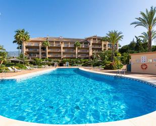 Swimming pool of Apartment for sale in Marbella