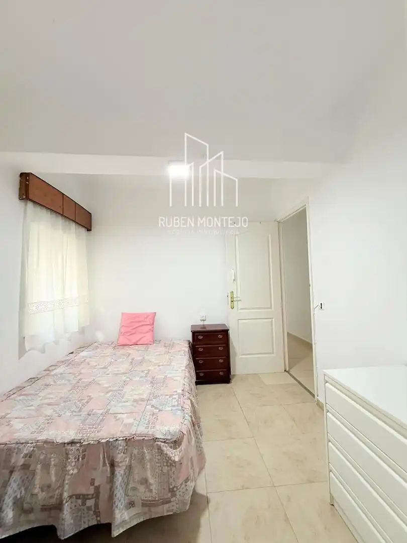 Bedroom of Flat for rent in Salamanca  with Heating, Terrace and Furnished