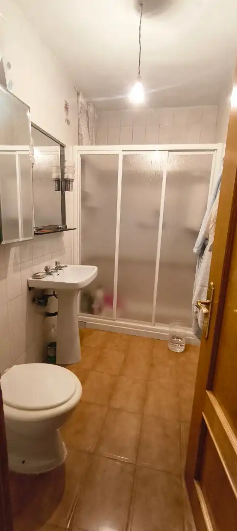 Bathroom of Houses for sale in Zarza la Mayor, Cáceres