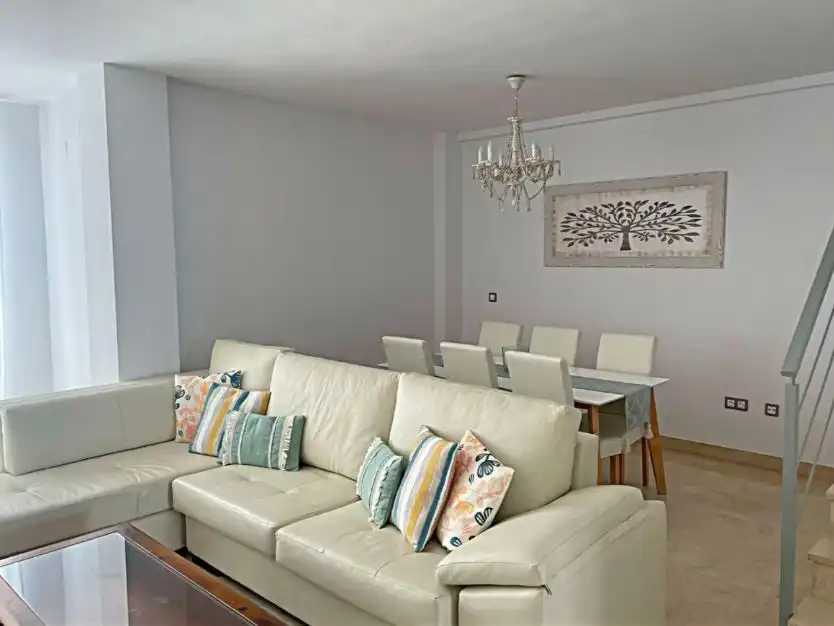 Reihenhaus mit Pool zum Verkauf in Calle Calvario 2