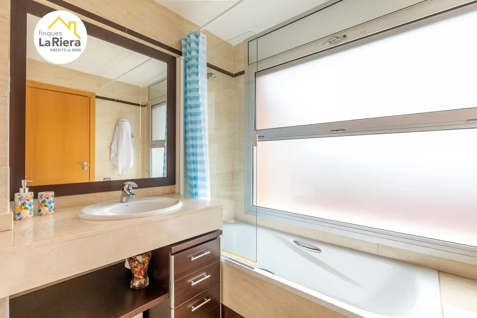 Bathroom of Houses for sale in Arenys de Munt  with Air Conditioner, Heating and Private garden