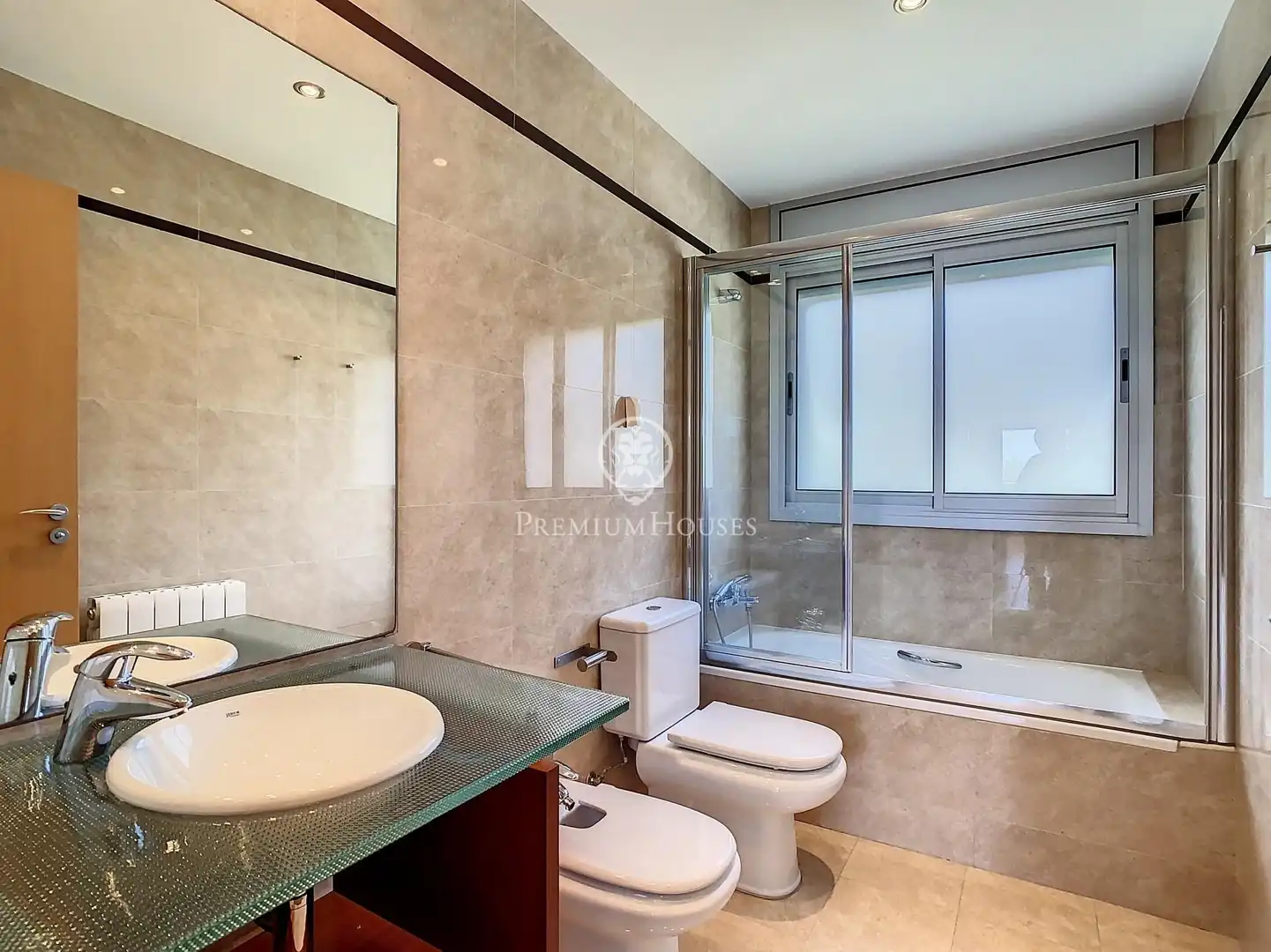 Baño de Casa adosada en venta en Arenys de Munt con Aire acondicionado, Calefacción y Jardín privado
