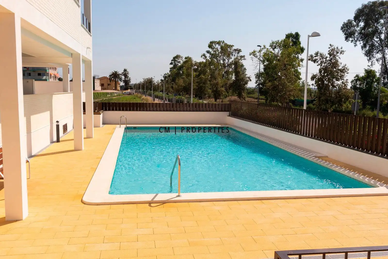 Swimming pool of Attic for rent in Sagunto / Sagunt  with Air Conditioner, Heating and Parquet flooring