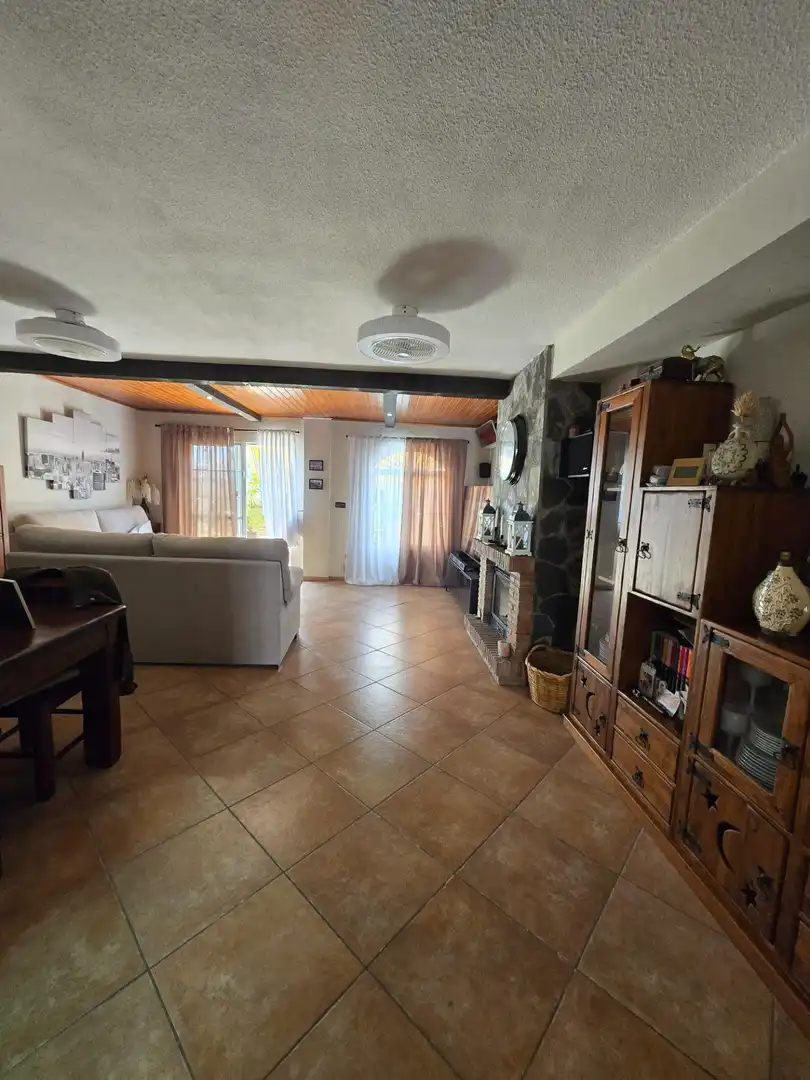 Sala d'estar de Casa adosada en venda en Alhaurín de la Torre amb Aire condicionat, Terrassa i Piscina comunitària