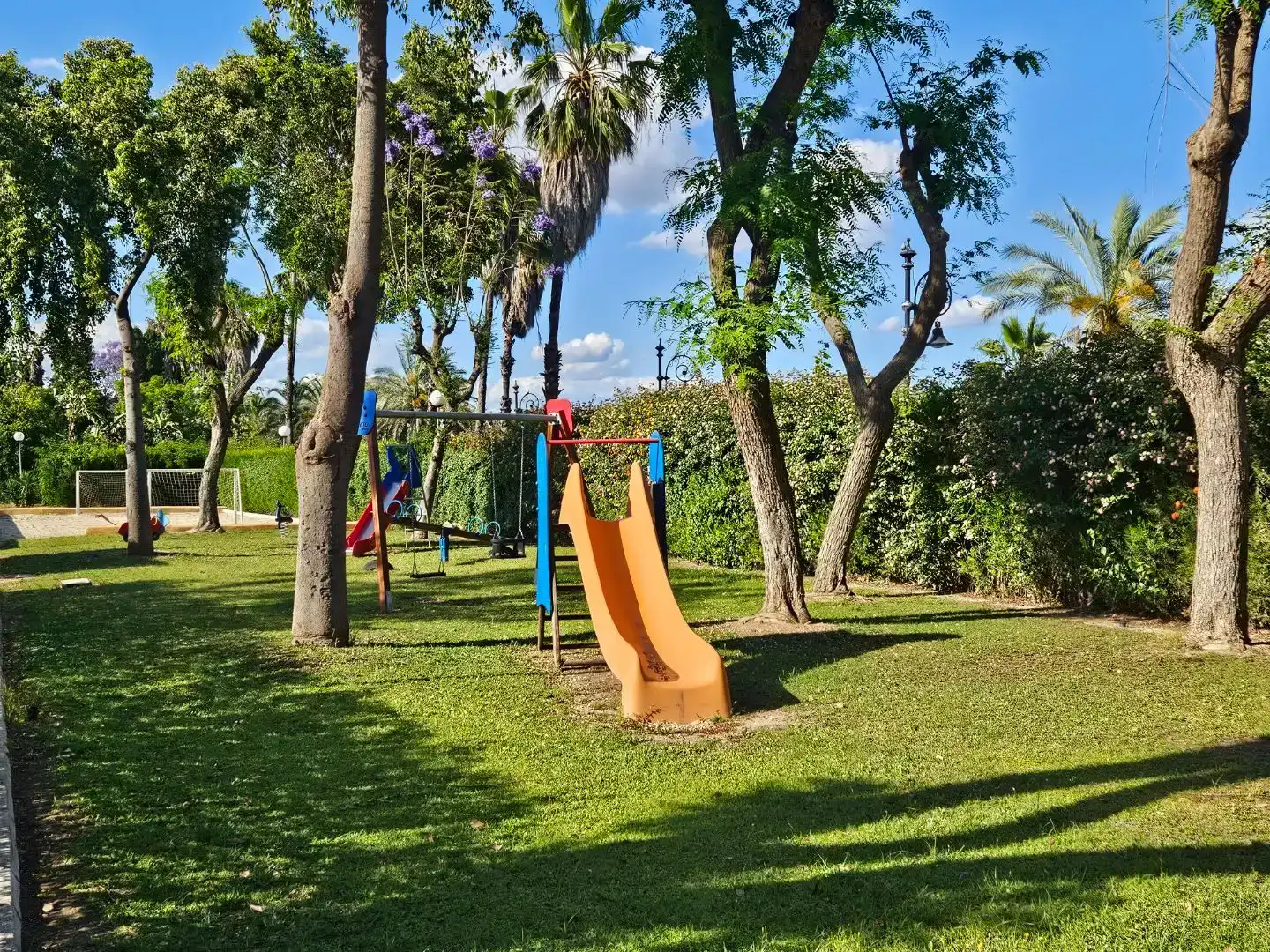 Jardí de Pis en venda en San Juan de Aznalfarache amb Aire condicionat i Piscina