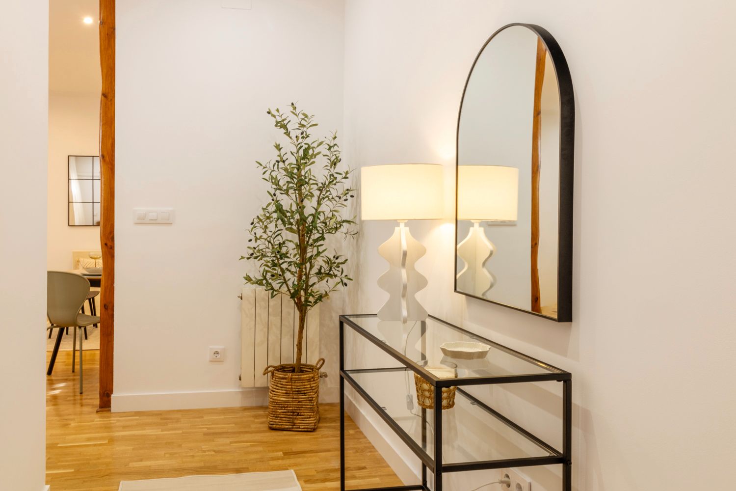 Flat for sale in Calle de Jesús del Valle, Universidad - Malasaña, Centro