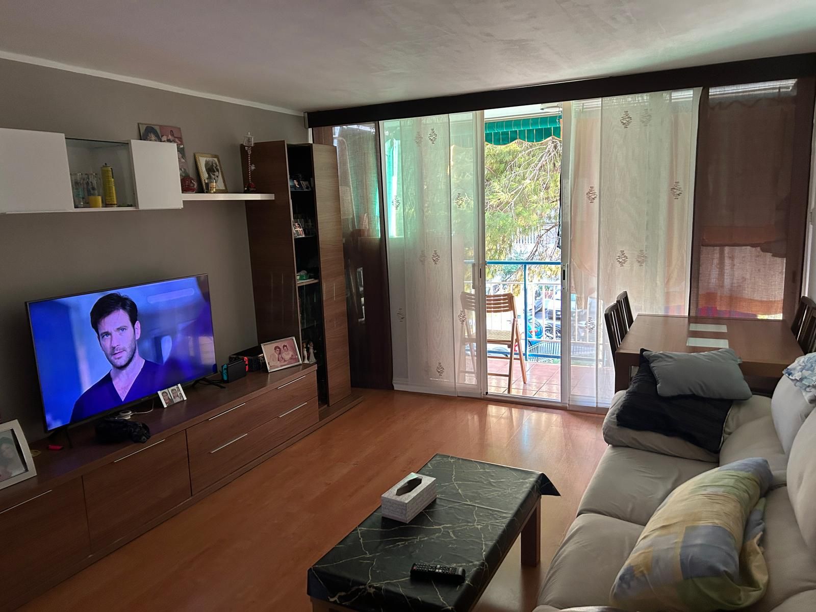 Living room of Flat for sale in L'Hospitalet de Llobregat  with Balcony
