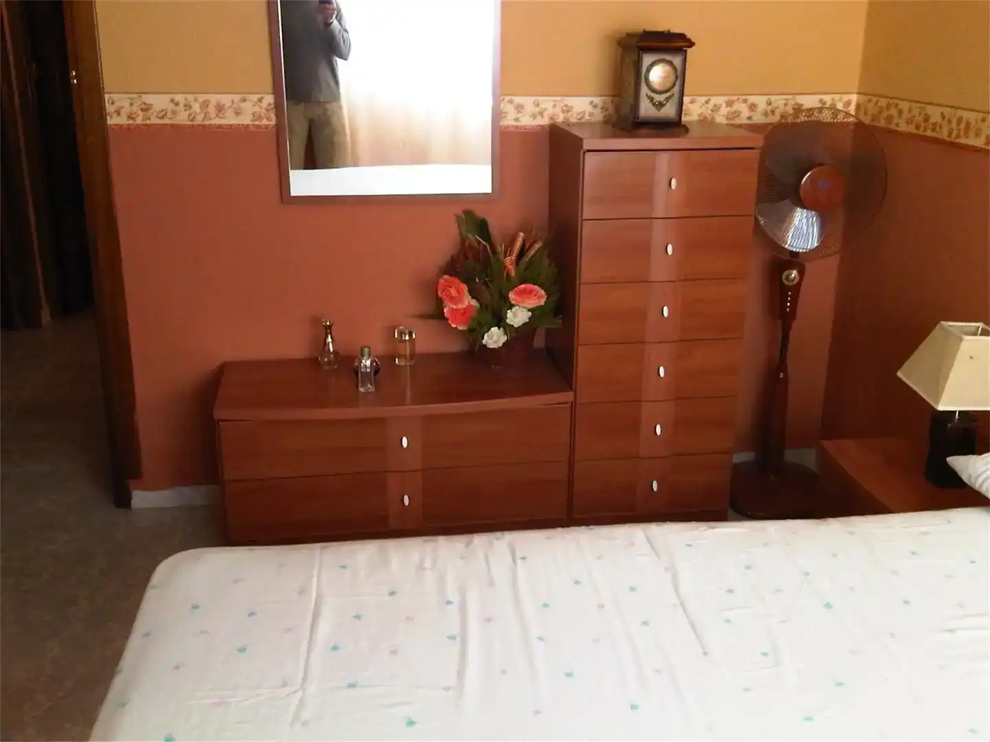 Habitación de Casa adosada en venta en Centro