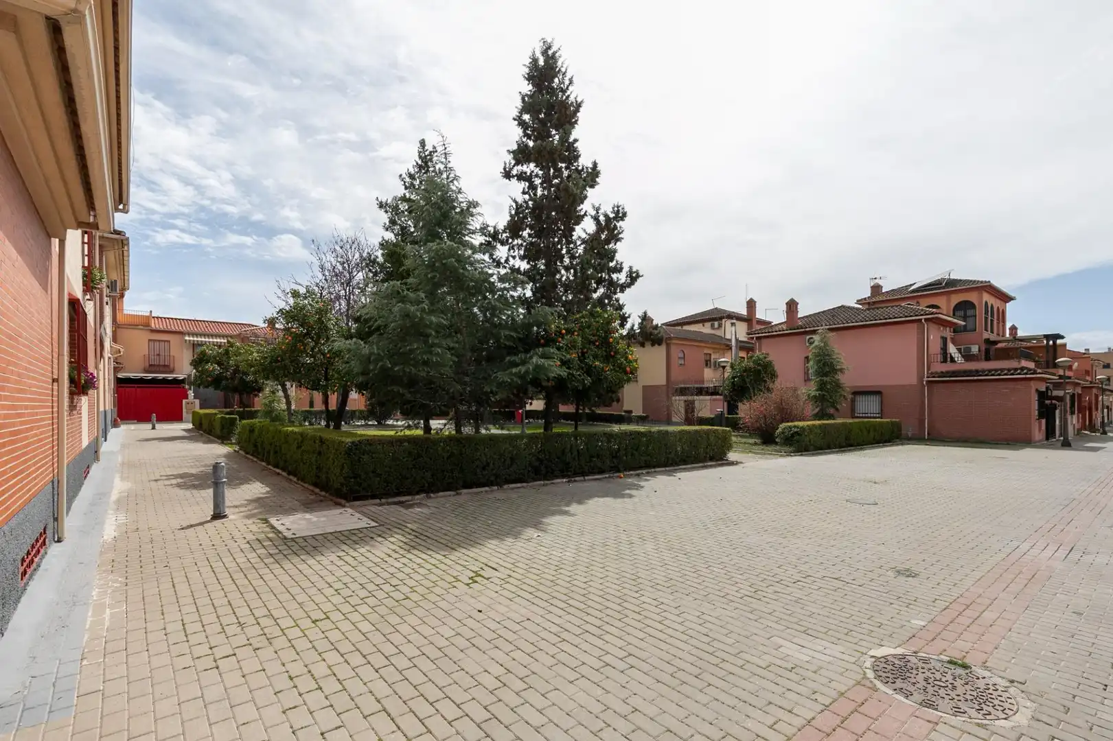 Casa adosada en venta en Angustias - Chana - Encina