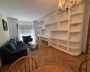 Living room of Flat to rent in  Madrid Capital  with Air Conditioner, Heating and Parquet flooring