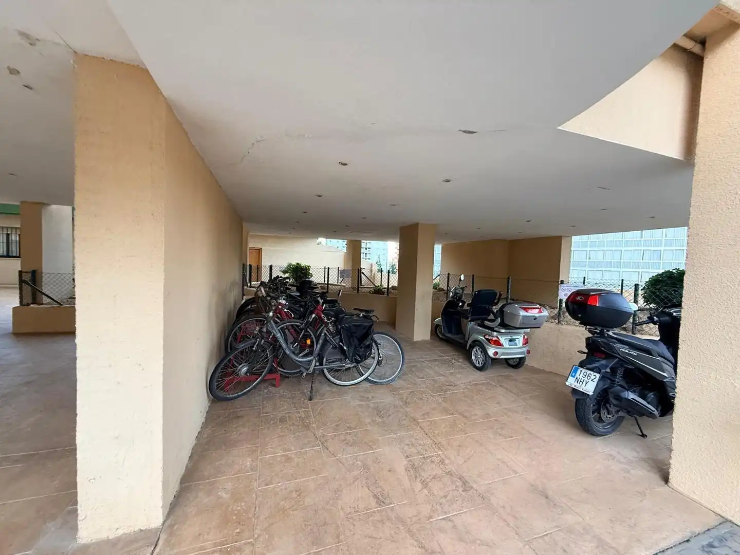 Parking de Ático en venta en Benidorm con Aire acondicionado, Jardín privado y Terraza
