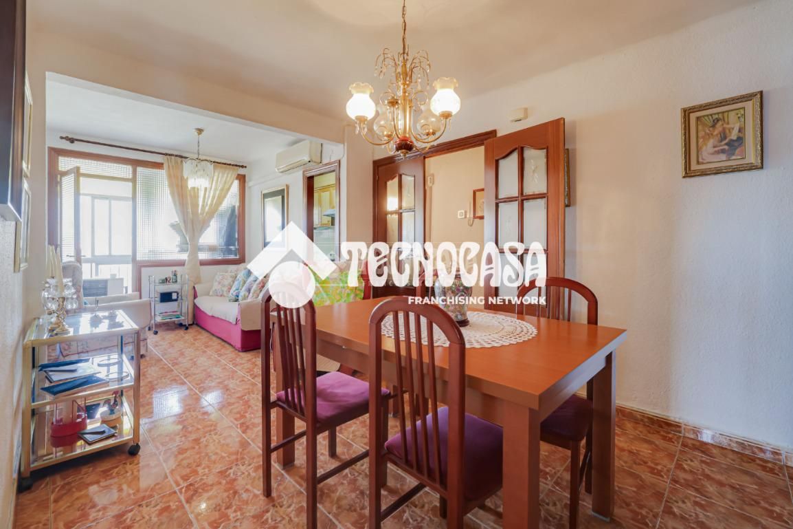 Menjador de Pis en venda en Badalona