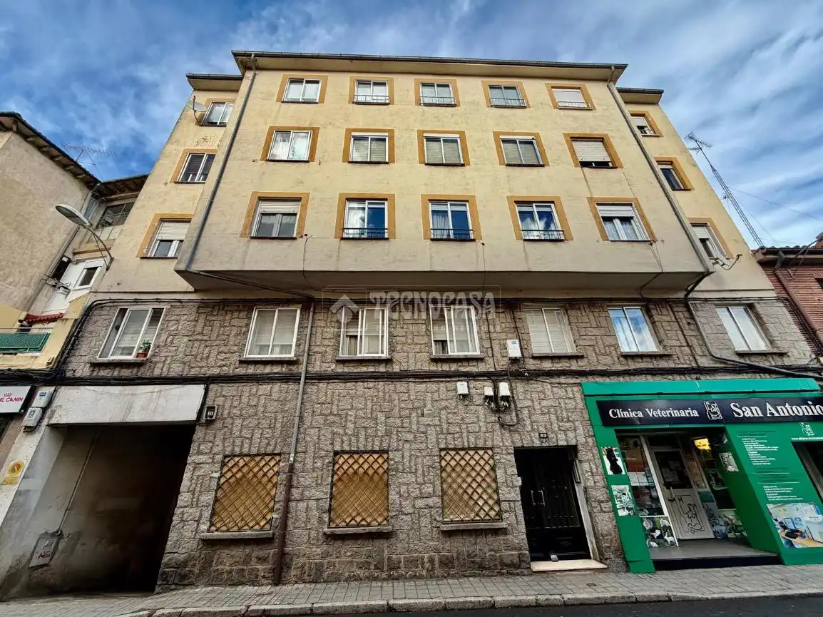 Vista exterior de Pis en venda en Ávila