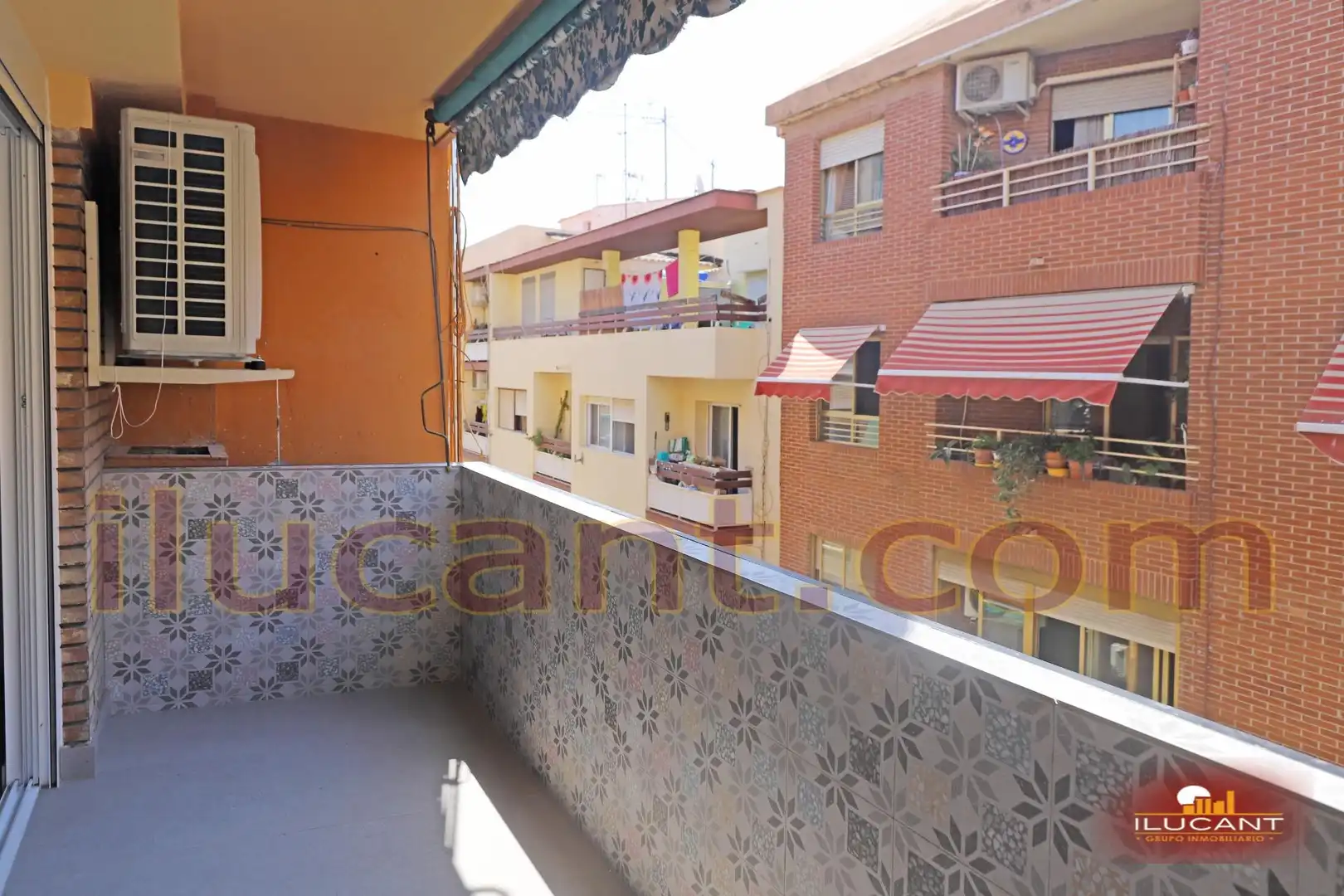 Terraza de Piso en venta en Alicante / Alacant con Aire acondicionado y Balcón