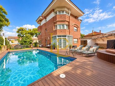 Casa con piscina in vendita a Martinica – Ateneu