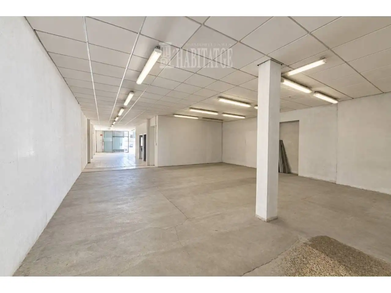 Local comercial en venda a Calle Candi Bayes