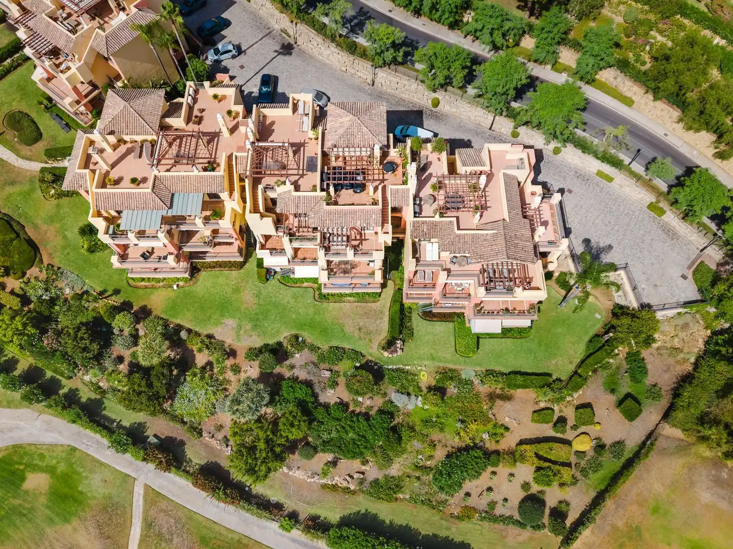 Exterior view of Flat for sale in Benahavís  with Air Conditioner, Terrace and Alarm