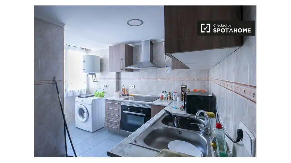 Kitchen of Flat for rent in Paterna  with Air Conditioner, Heating and Furnished
