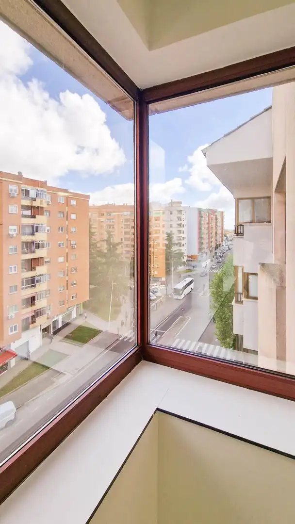 Vista exterior de Oficina de lloguer en Badajoz amb Aire condicionat