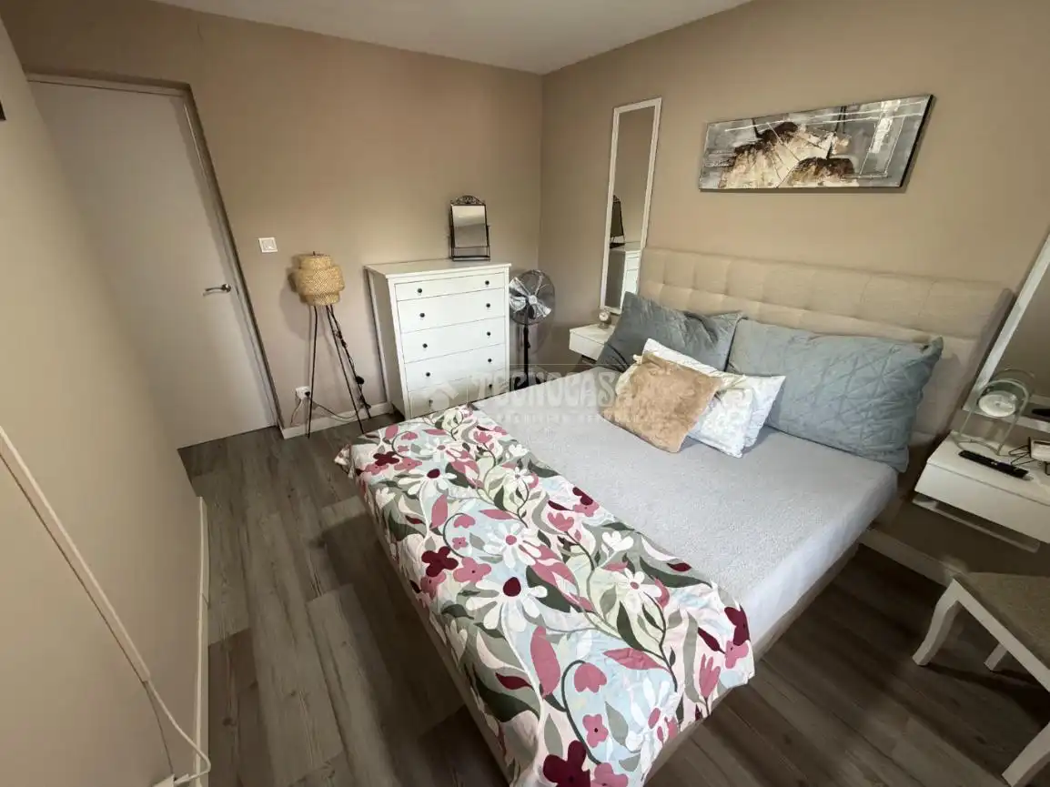 Flat for sale in Reyes Católicos
